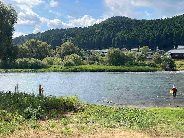 トロ場は陸からの竿出しも可能、流れも緩い。 &copy;釣りビジョン