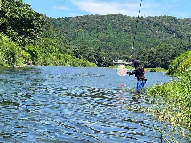 どうやら今日は深場スタートが良いようだ！かなりの鮎がこの深場に！ &copy;釣りビジョン