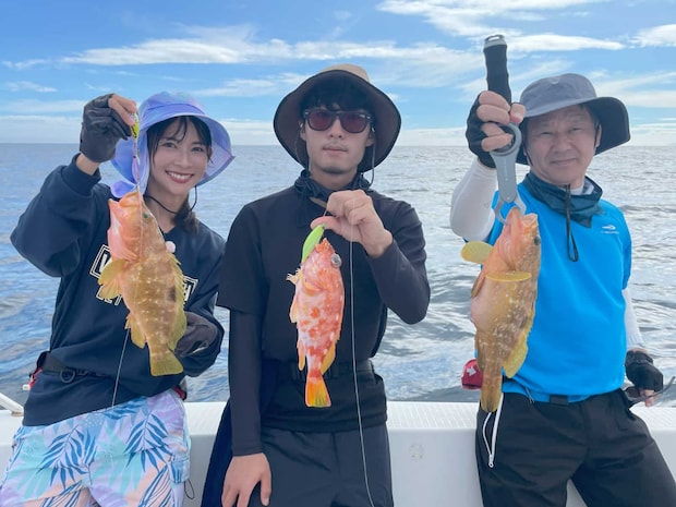 その日のヒットカラーでも、自分が信頼するカラーでも、どこにもないカラーでも。ヌリヌリして思い出の一匹を釣り上げよう！常にタックルボックスに忍ばせておきたいアイテムだ！©釣りビジョン