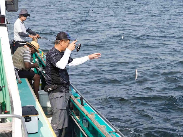 思い通りの誘いでヒット。 &copy;釣りビジョン