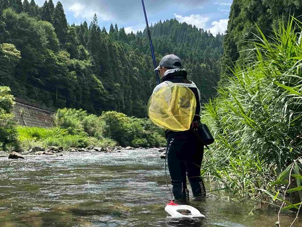 大会を踏まえた釣りでは、15分おきのアラームを使用し、実践を意識して釣りを進める。スピード感ある釣りで最初の15分で5匹の釣果をあげ、上出来と語る将太。細かい小場所も丁寧に釣り、1時間の釣りが終わってみれば入れ掛かりもあり16匹に。集中し無駄の無い将太の動きに注目！&copy;釣りビジョン