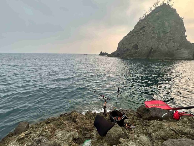 竹中さんと私は「雌島の水道」に渡礁した。 ©釣りビジョン