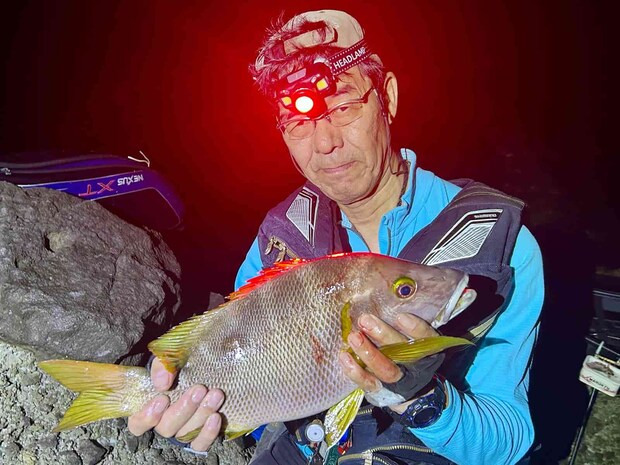 竹中さんが仕留めた40cmオーバーのシブダイ。二人で目標を達成した！ ©釣りビジョン