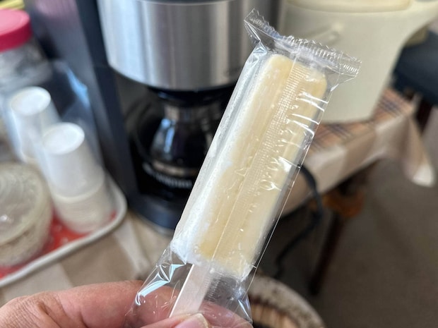 サービスの冷たい麦茶とアイスに救われる。 &copy;釣りビジョン