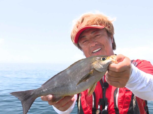ラストは3魚種目となるイサキを釣り上げ終了。非常に美味しい魚で、夏場にはイサキを狙って夜釣りに行く釣り人も多い。この時点で満腹の映像だった。観ごたえ十分！
