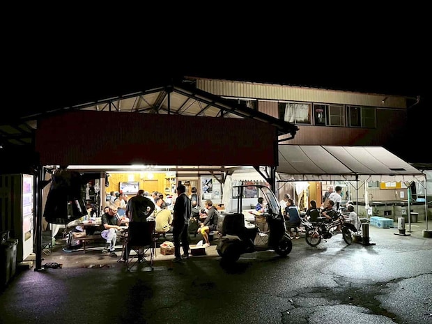 大会が終わりみんなでの宴会は釣り談義に花が咲き、先輩たちとの時間はとても有意義な時間となった！ &copy;釣りビジョン