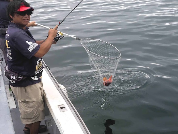 最後までファイトするアカハタ。無事キャッチ。 &copy;釣りビジョン