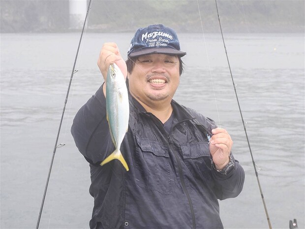 突然の豪雨の中でも魚の活性が高かった！ &copy;釣りビジョン