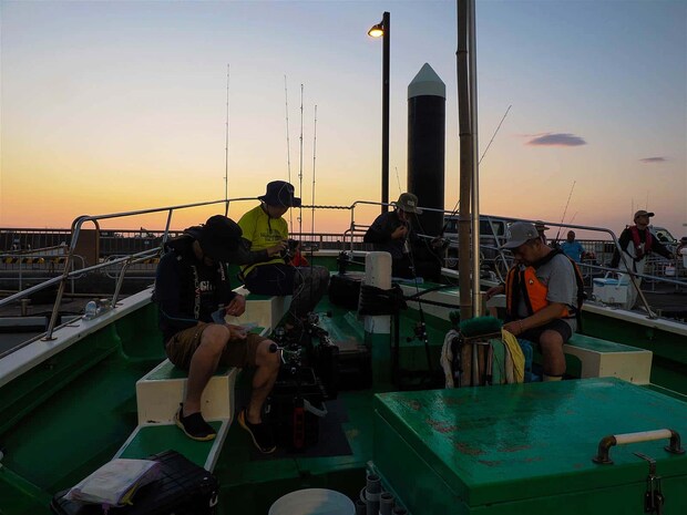 ルアーアングラーも乗船。楽しい一日になりそう。 &copy;釣りビジョン
