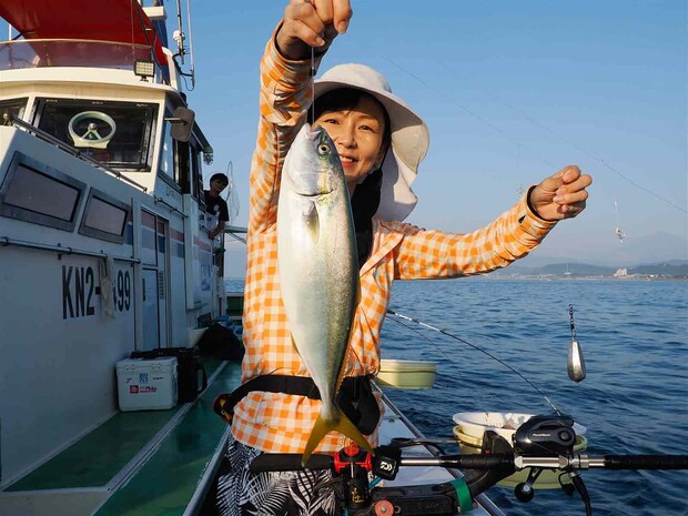 素晴らしい魚体をキャッチ！ &copy;釣りビジョン