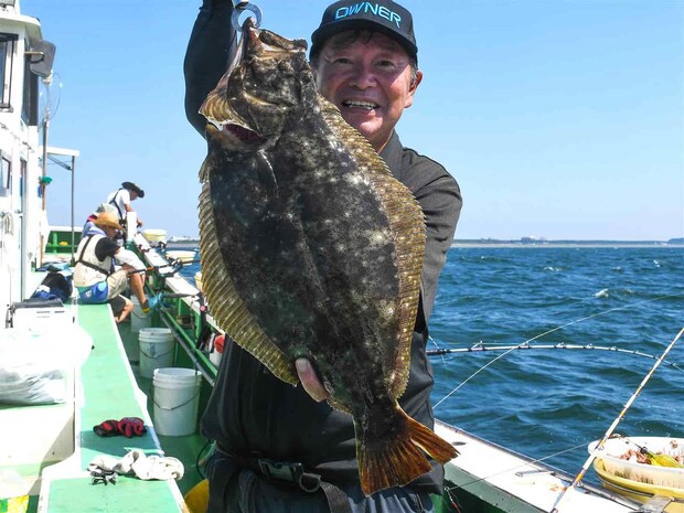 良型ヒラメキャッチ！ &copy;釣りビジョン