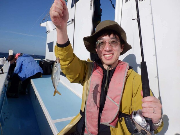 早速、初挑戦の釣り人が、「船長の言う通りやったら釣れちゃいました！」 &copy;釣りビジョン