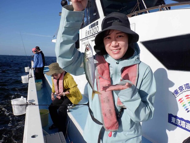 「教えてもらった通りで釣れました！」。このマサバ、脂乗り良く美味！ &copy;釣りビジョン