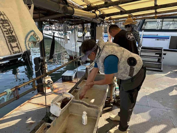 帰港後、手洗いの出来る流しがいくつも。 &copy;釣りビジョン