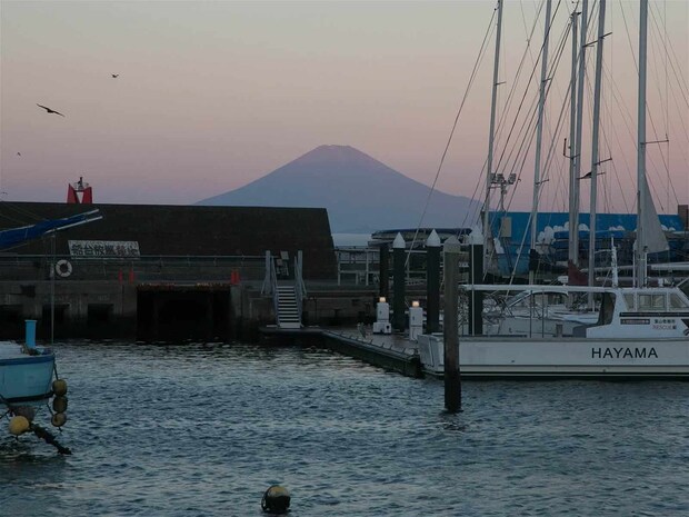 綺麗な紅富士が拝める季節になってきた。 &copy;釣りビジョン