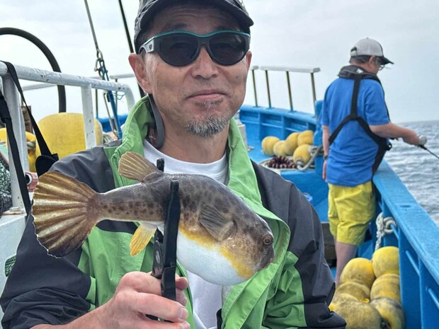 味に定評のあるヒガンフグが来た！ &copy;釣りビジョン