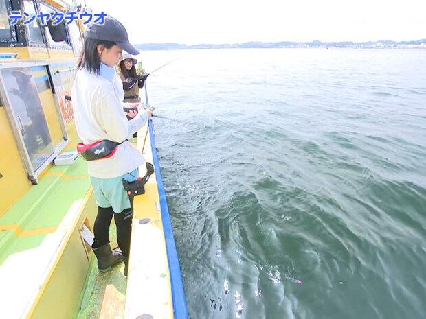 海面でテンヤがしっかり動いているかを確認！思ったより動いていない事も・・・&copy;釣りビジョン