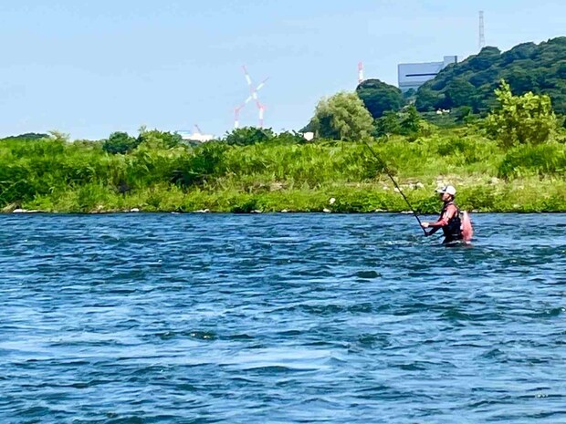 下見の時点では、瀬釣りはなかなか厳しかったが掛かれば仕掛けを飛ばす程の良型も。 &copy;釣りビジョン