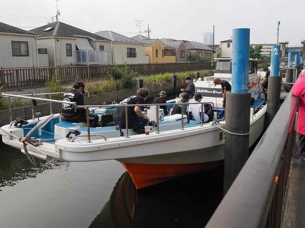 船はほぼ満員。 &copy;釣りビジョン
