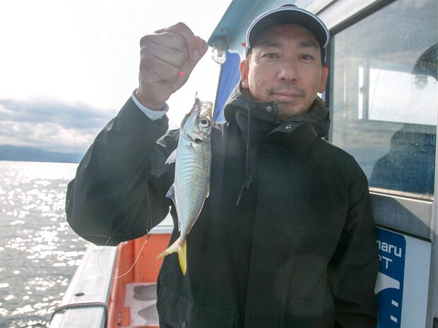 しばらくするとアジ、サバがヒットしてきた。 &copy;釣りビジョン