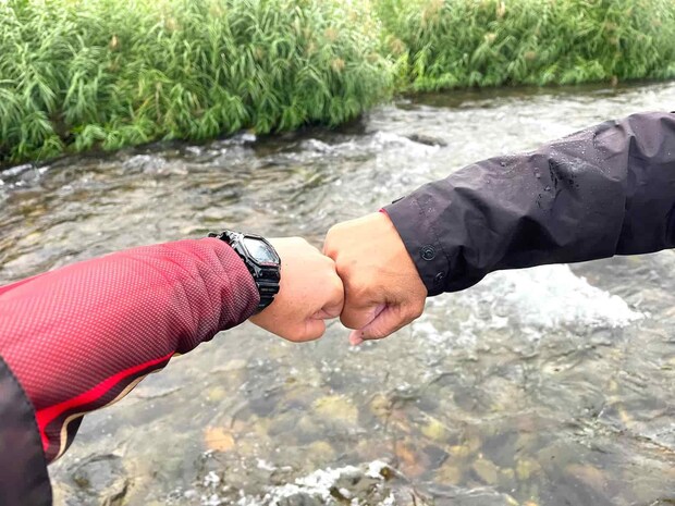 鮎を追い全力で走り抜いたシーズン！鮎よ、友よ今シーズンも最高の夏をありがとう！ &copy;釣りビジョン