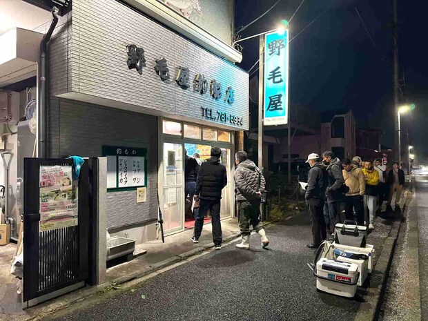 5時30分開店。 &copy;釣りビジョン