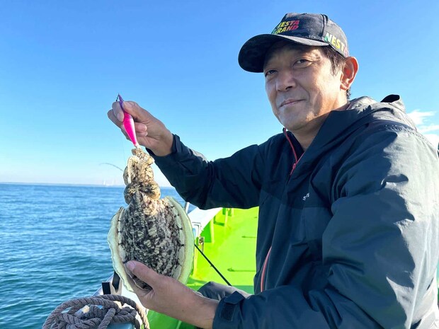 ゲストフィッシュだが美味しいスミイカ！ ©釣りビジョン