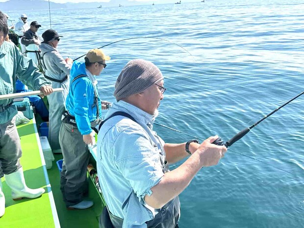 ダブルヒットの一幕も！ ©釣りビジョン