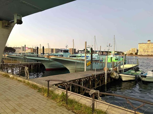 日の出から日没までたっぷり楽しめる船宿。 &copy;釣りビジョン