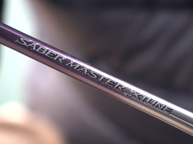 トーナメントシーンから必要とされたロッド。ロッド：サーベルマスター XTUNE TENYA64MH 195（シマノ）リール：フォースマスター300DH（シマノ）。©釣りビジョン