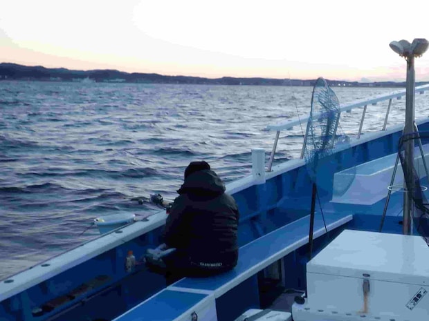 6時頃出船し30分程で釣り場に到着、海上は良い凪だった。 ©釣りビジョン