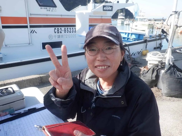 面倒見が良くてチャーミングな若女将のかおりさん。 &copy;釣りビジョン