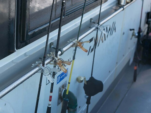 簡易的なロッドホルダー。ナイスアイデア！ ©釣りビジョン