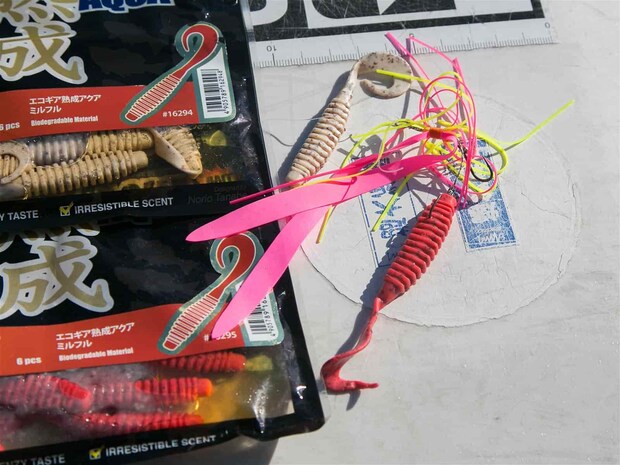 ネクタイ部のボリューム＆長さアップに専用のワームも発売されている。 ©釣りビジョン