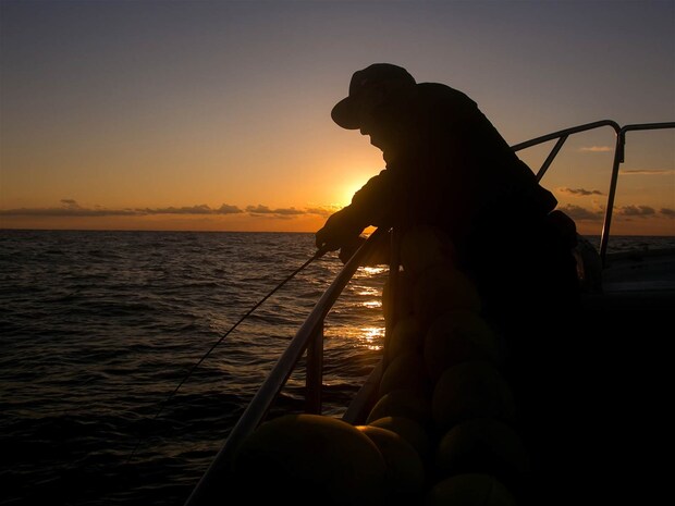 一投目から常連さんがヒットさせた。 &copy;釣りビジョン
