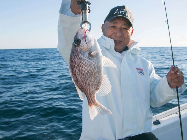 メイチダイがヒット。 &copy;釣りビジョン