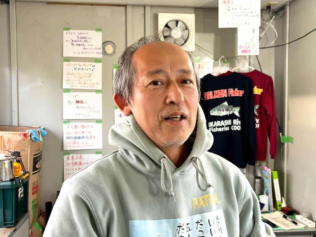 五十嵐川漁協で、サケ有効利用調査の事務局長を務める大森さん。かつては凄腕のバスマンで、12ポンド8オンスの巨大バスをメキシコで仕留めたこともある。 &copy;横沢鉄平