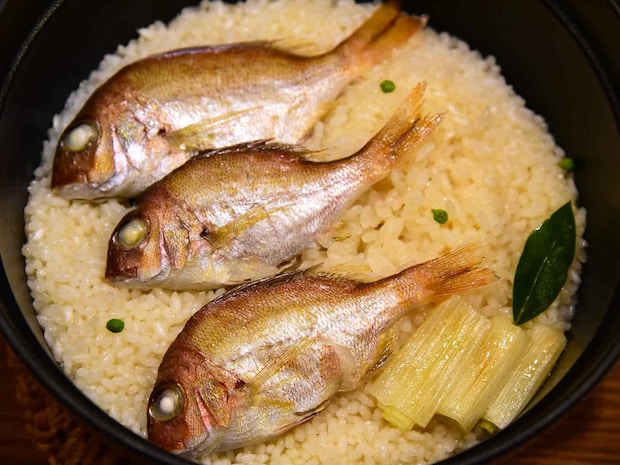 チャリコはタイ飯にしていただいた。これも美味。写真はないが、サンバソウは塩焼きにしたらかなりいけた。 &copy;望月俊典