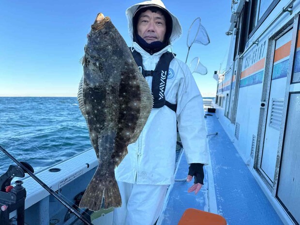 朝のうちにめでたく全員釣果達成！ ©釣りビジョン