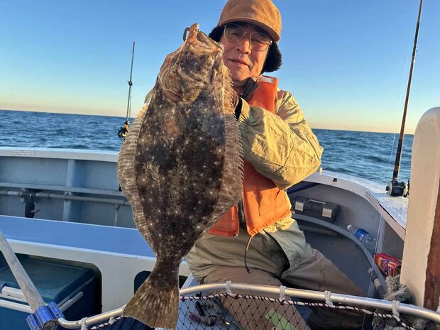 釣り座を問わず良く釣れる。 ©釣りビジョン