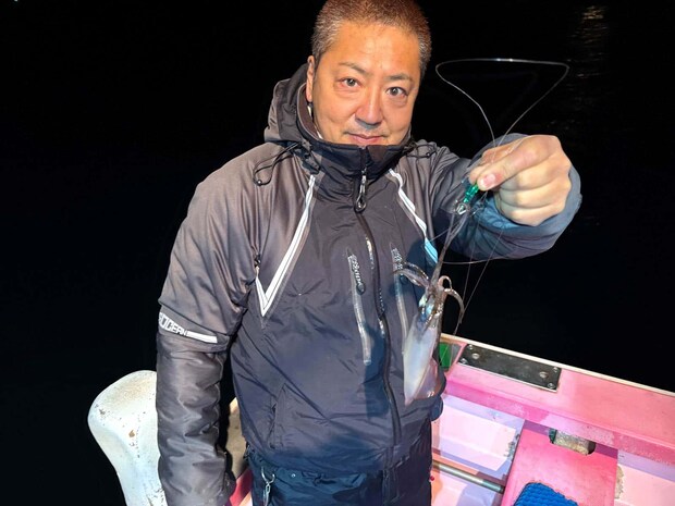 時合いを逃さず手堅くゲット！ ©釣りビジョン