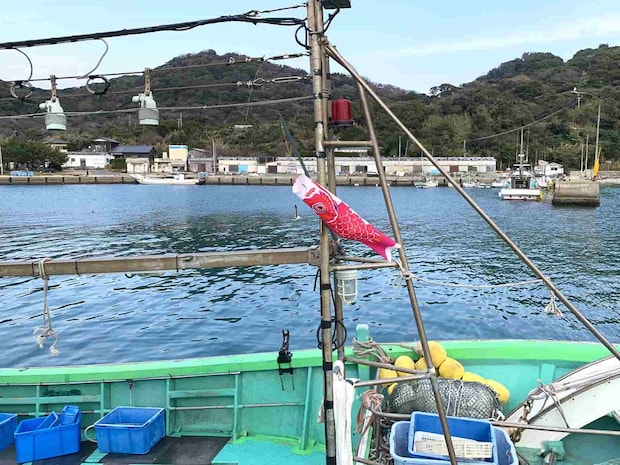 いい漁だったのか潮風を満たしてドーンと帰って来た。 ©釣りビジョン