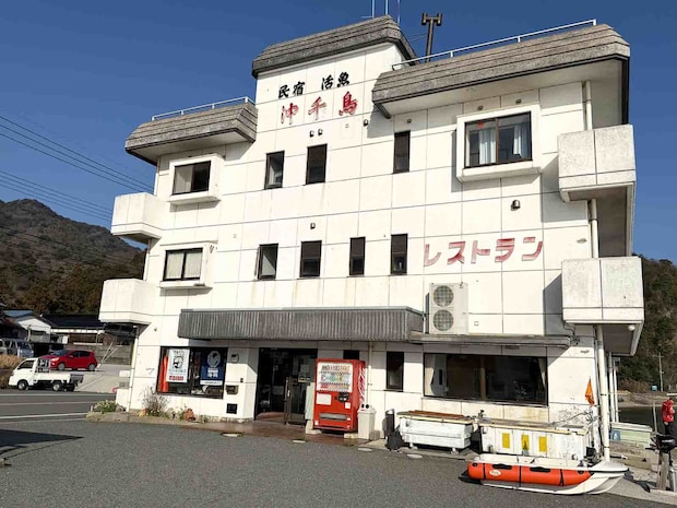 沖千鳥さんは民宿も併設されている。 &copy;釣りビジョン