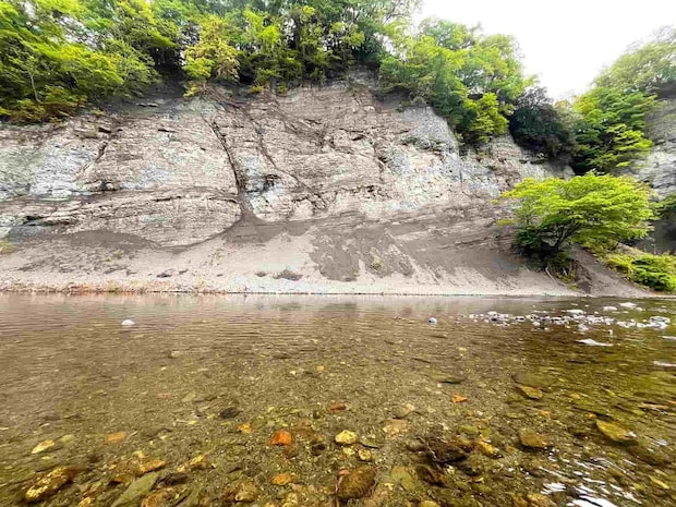 景色が一転する下流域！良い感じの川相だが…。 &copy;釣りビジョン