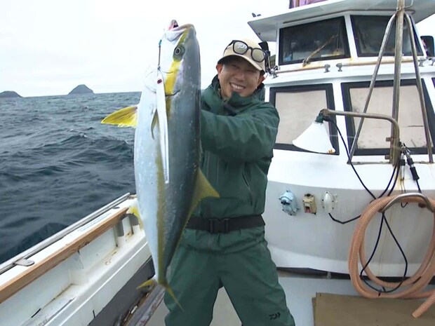 ファーストヒットは5kg前後のヒラマサ。 ©釣りビジョン