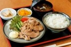 経産省が「税制改正要望」に食事補助制度の見直しを明記、給食・外食事業者ら 昼食予算の半額を超える8000円への引き上げを要望