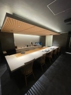 フレンチと和食を融合した少席制レストラン、東京・赤坂に新店、体験型外食の動き広がる