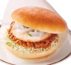 【コメダ珈琲店】新作バーガーはドムドムとコラボ “台湾ミンチ”を使った旨辛メニュー