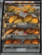 【全品30円引き】1年で約7700万個売れたカレーパンに人気No.1のメロンパンまで…セブンカフェベーカリーが安くなる5日間（セブン-イレブン）