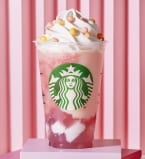 スタバ初「ひなまつり」フラペチーノ発売　おいり風あられをトッピング